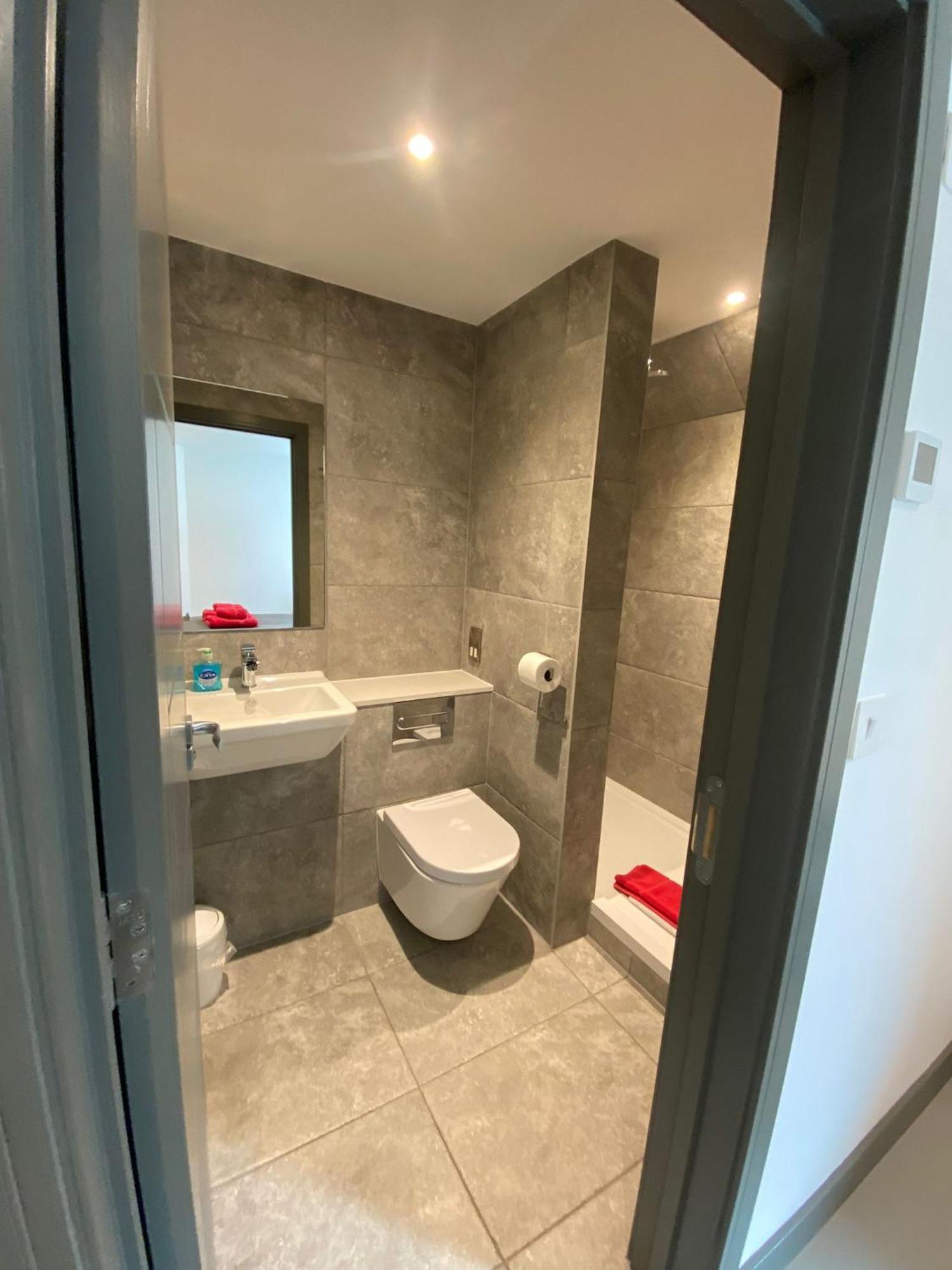 2 The View Apartments Ilfracombe - Seafront, Parking, Lift, Ev Zewnętrze zdjęcie